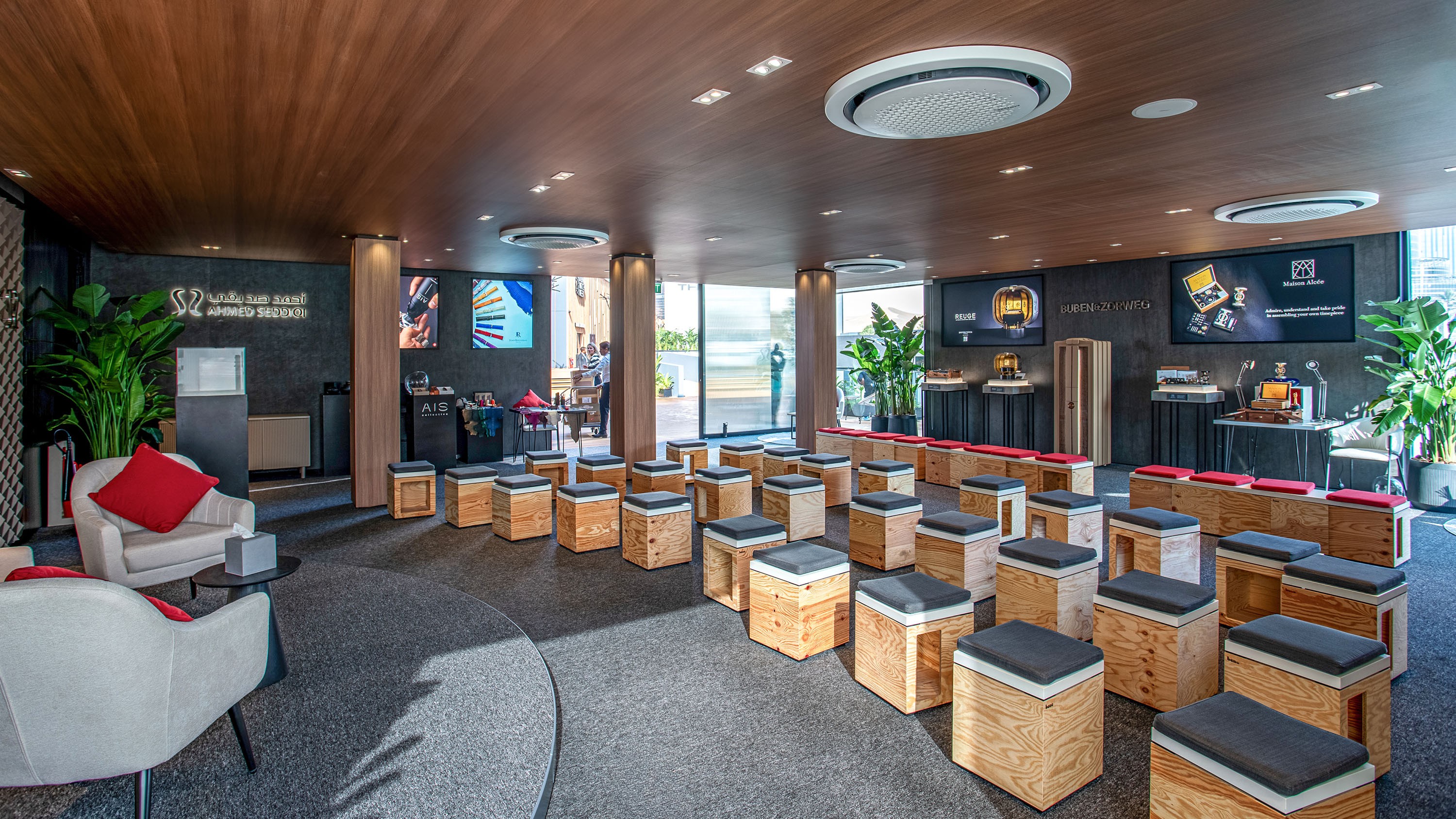 Dubai Watch Week 2025 — gallery 3, photograph 3